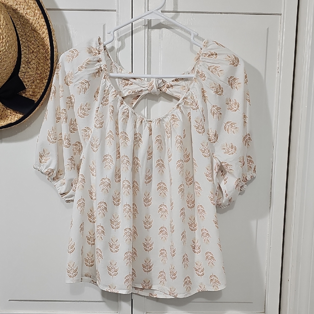 Old Navy White and Tan Leaf Print Blouse